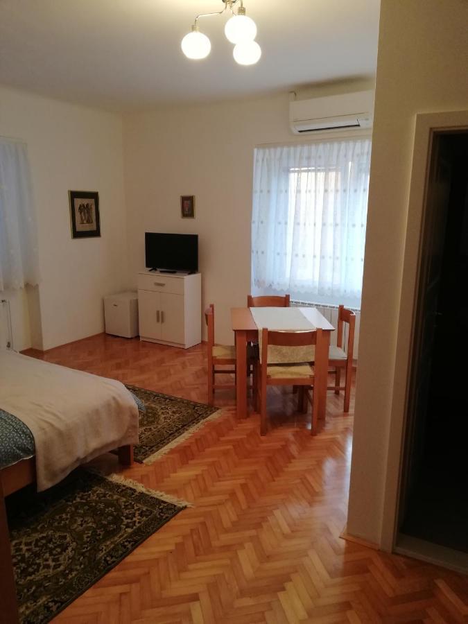 Bed and Breakfast Sobe Sabec Postojna Exterior foto