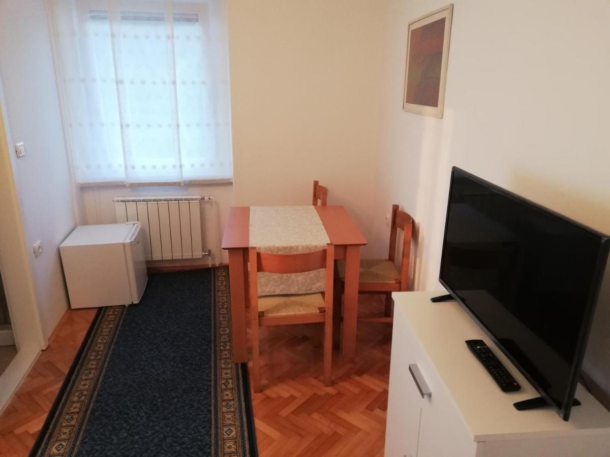 Bed and Breakfast Sobe Sabec Postojna Exterior foto