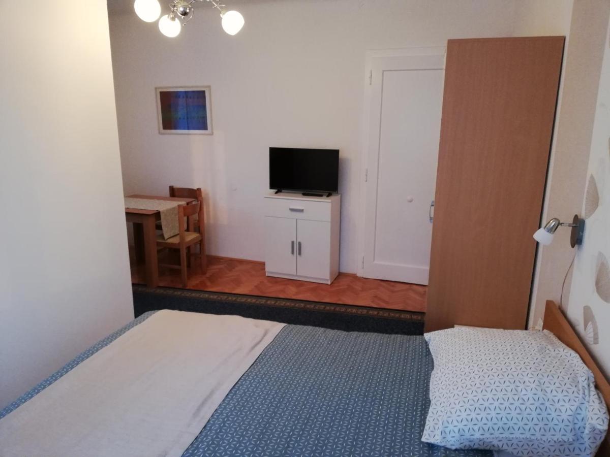 Bed and Breakfast Sobe Sabec Postojna Exterior foto
