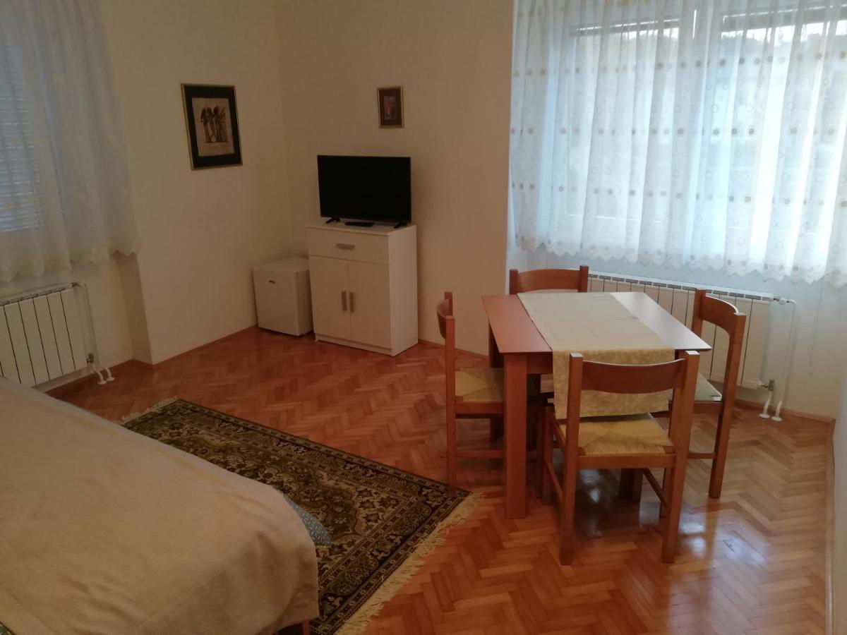 Bed and Breakfast Sobe Sabec Postojna Exterior foto